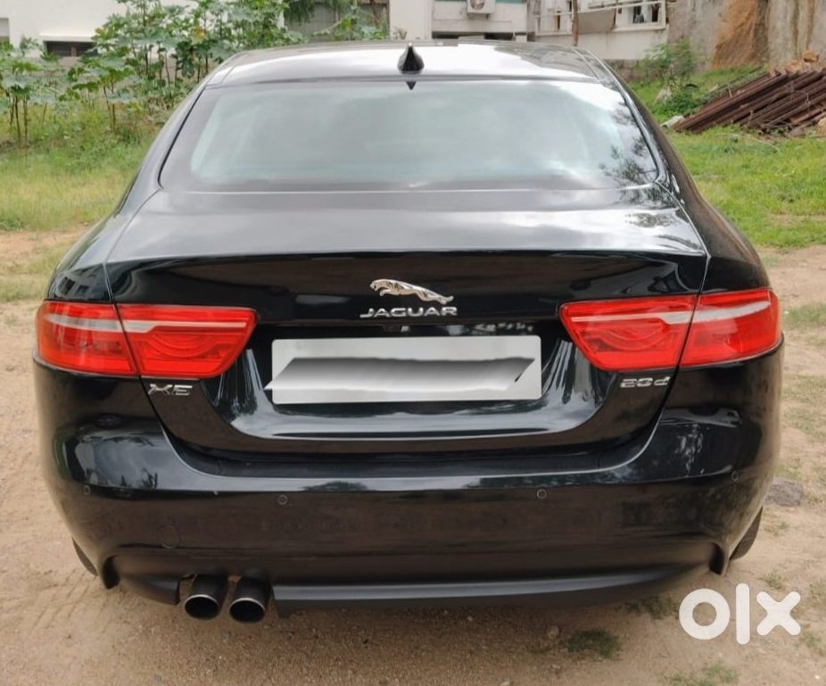 2019 Jaguar Xe - Luxury Sedan