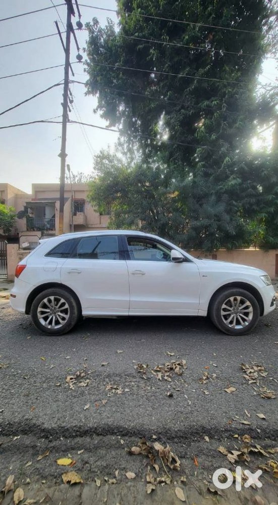 Audi Q5 2020 - Luxury Sedan