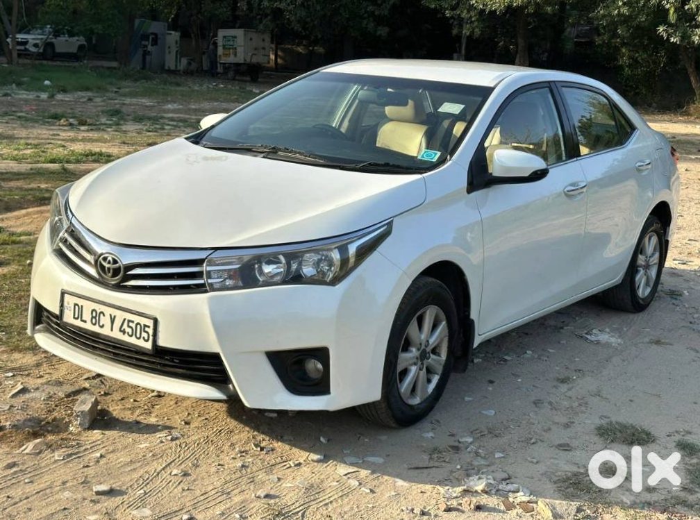 2013 Toyota Corolla Altis - Electric Manual