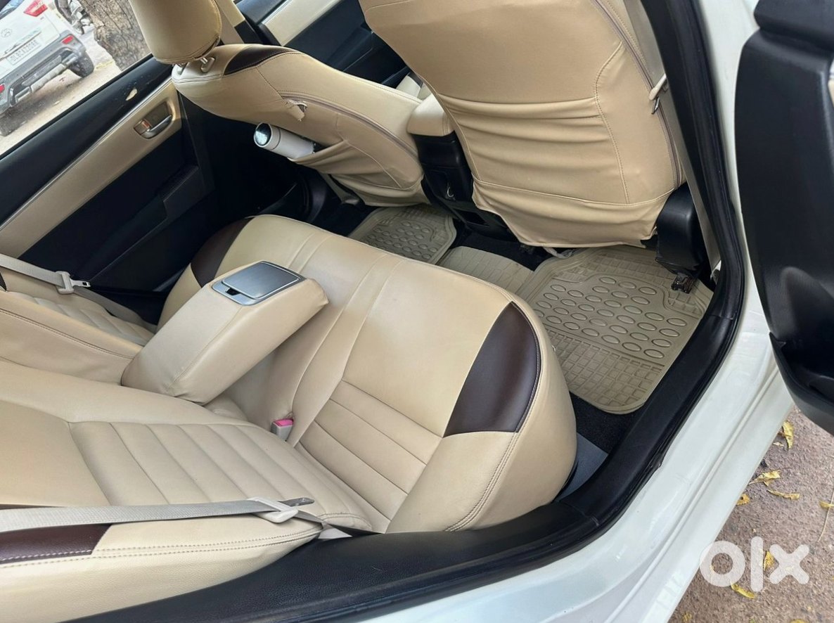 2013 Toyota Corolla Altis - Electric Manual