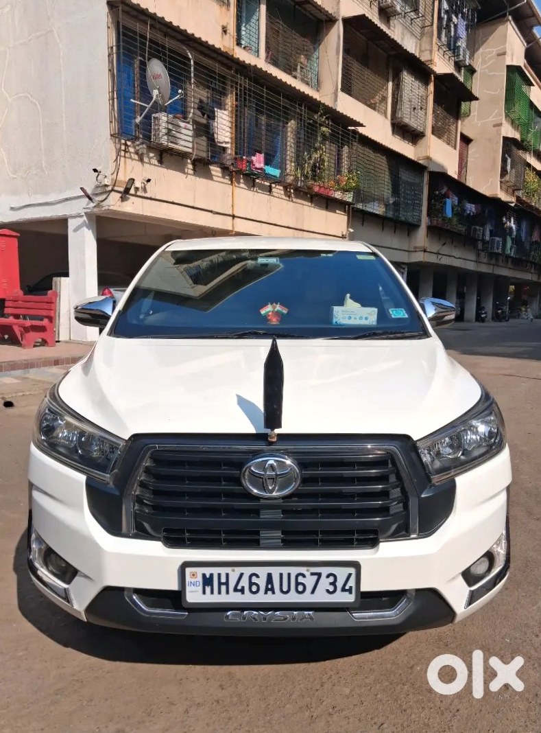 Toyota Innova Crysta 2023 - Family Suv