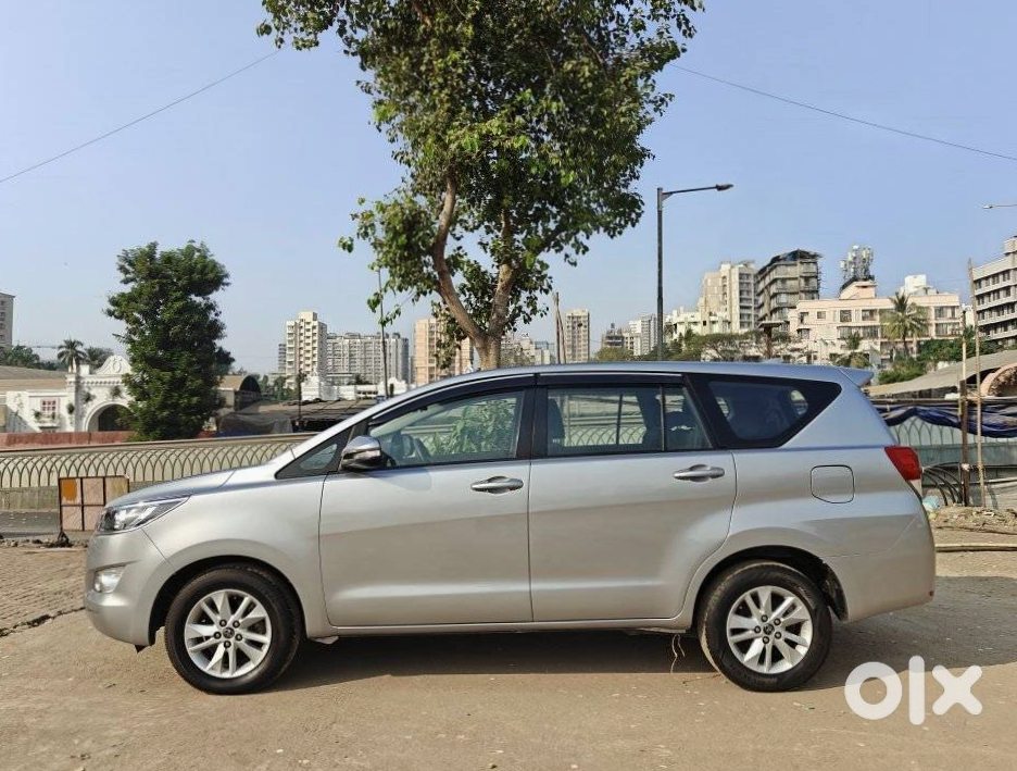 2023 Toyota Innova Crysta Cng - Low Km