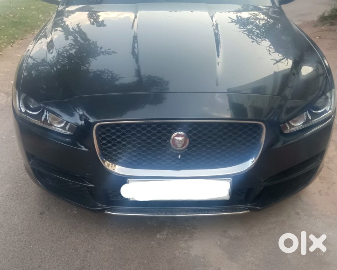 Jaguar Xe 2018 - Luxury Sedan