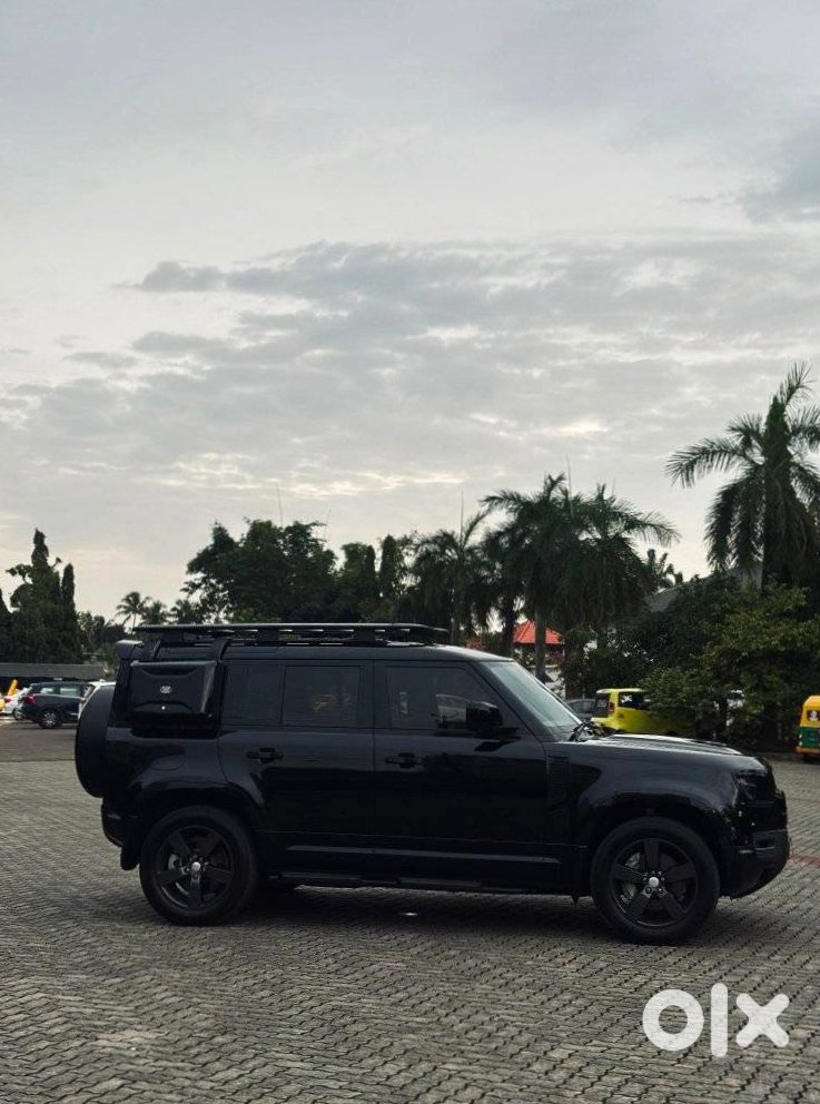 Land Rover Defender 2023 - Pristine Condition