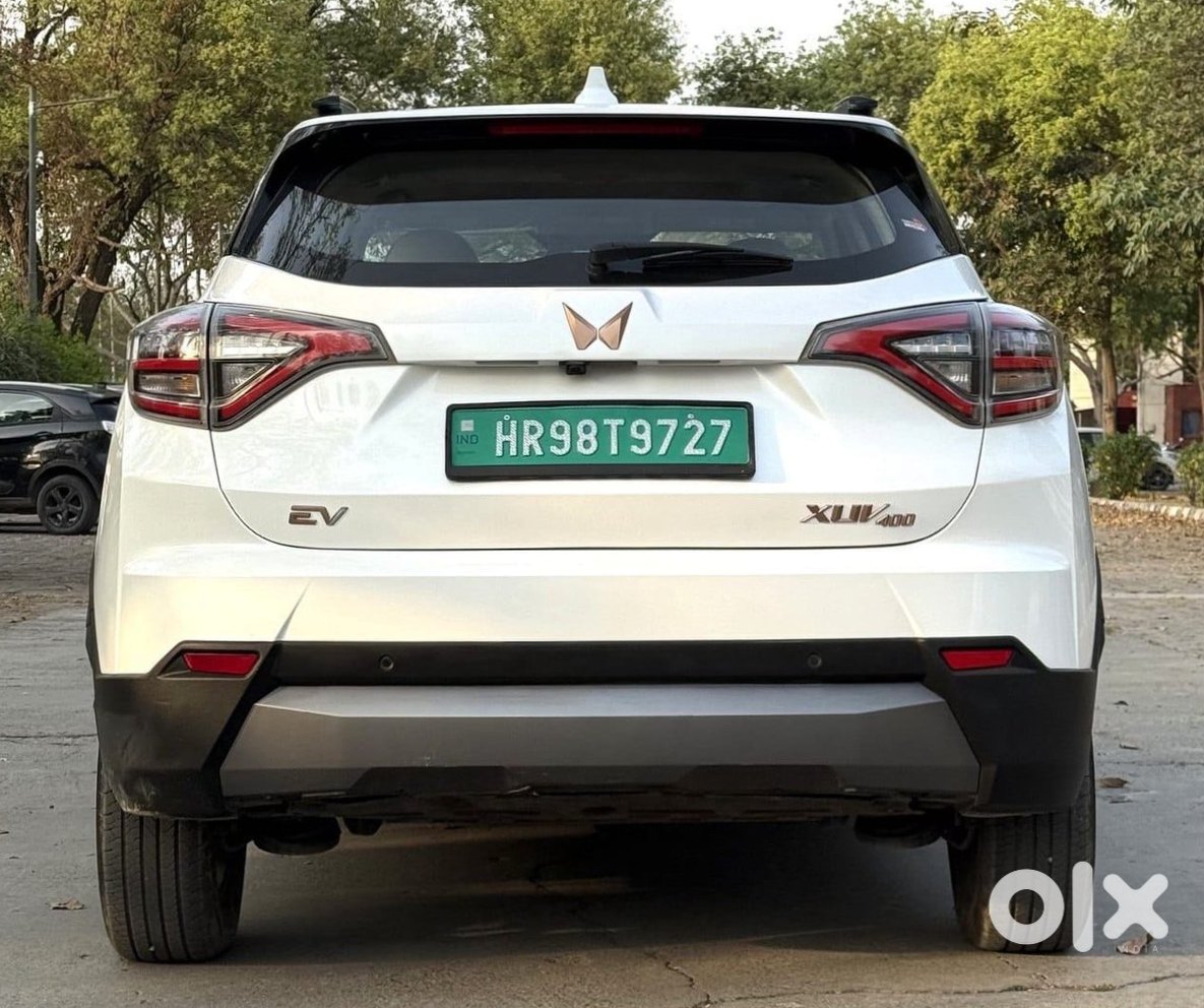 2025 Mahindra Xuv400 Ev - Almost New