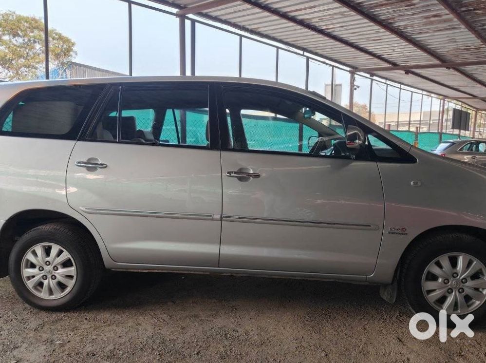 2017 Toyota Innova - Family Mpv