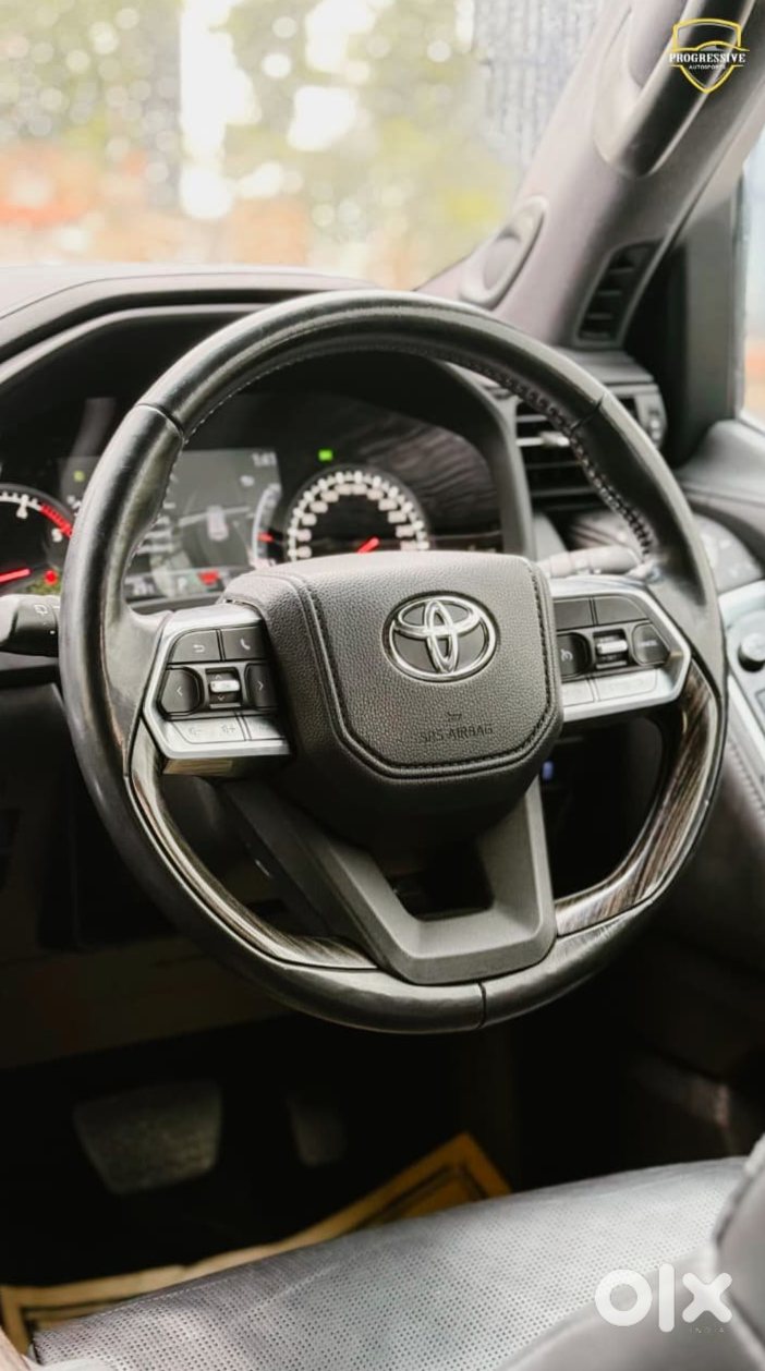 2014 Toyota Land Cruiser - Premium Suv