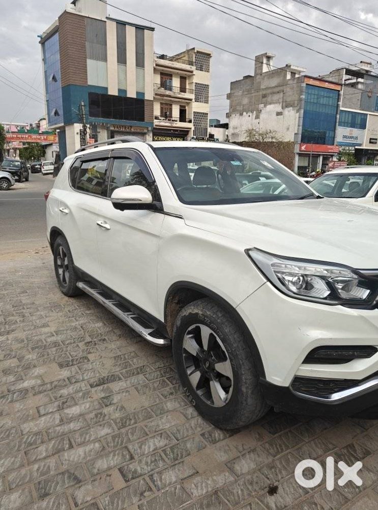 2020 Mahindra Alturas G4 | Electric | Automatic Premium Suv