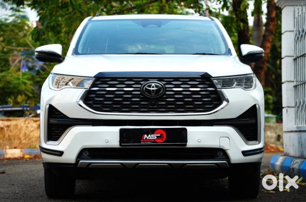 2024 Toyota Innova Hycross - Practically New