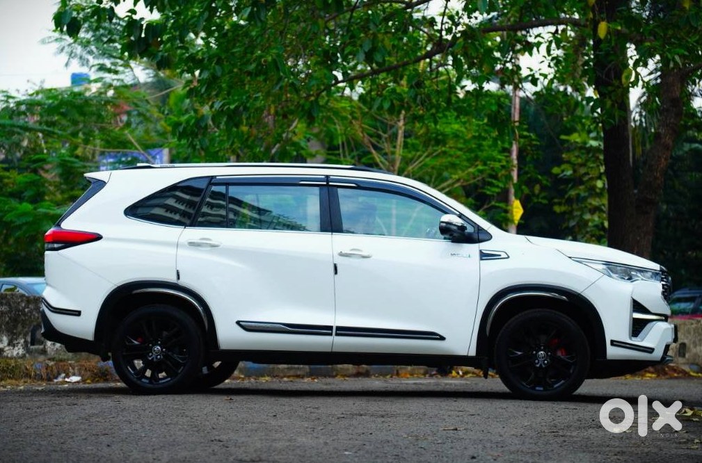 2024 Toyota Innova Hycross - Practically New