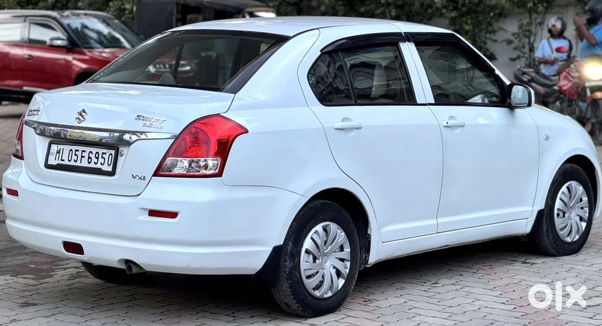 Maruti Swift Dzire 2010 Cng