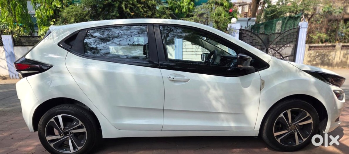 2025 Tata Altroz Petrol Automatic New