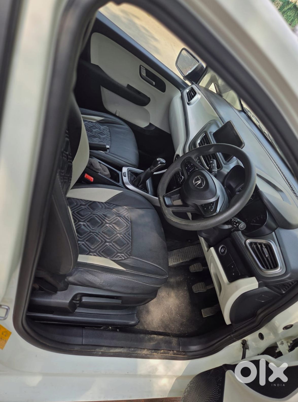 2025 Tata Altroz Petrol Automatic New