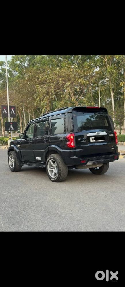 2013 Mahindra Scorpio Classic - Electric