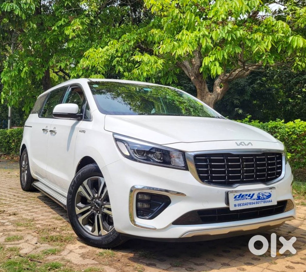 2025 Kia Carnival - Almost New