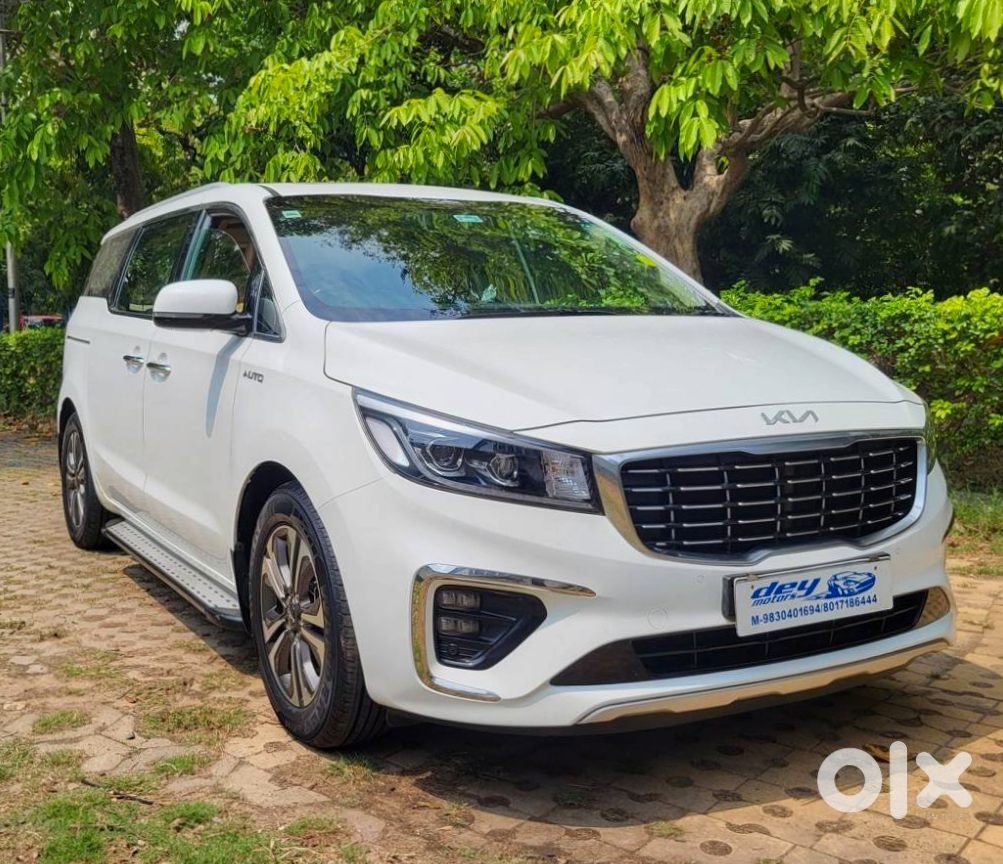 2025 Kia Carnival - Almost New