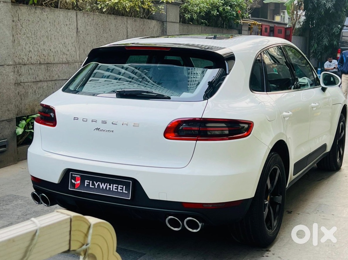 2016 Porsche Macan Diesel - Pristine Condition