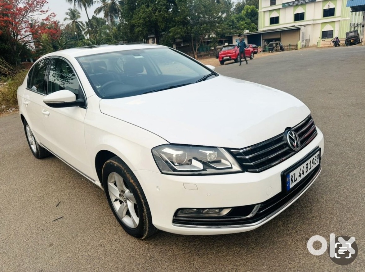 2012 Volkswagen Passat - Manual