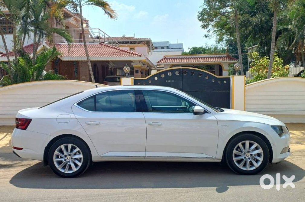 Skoda Superb 2022 Electric Premium