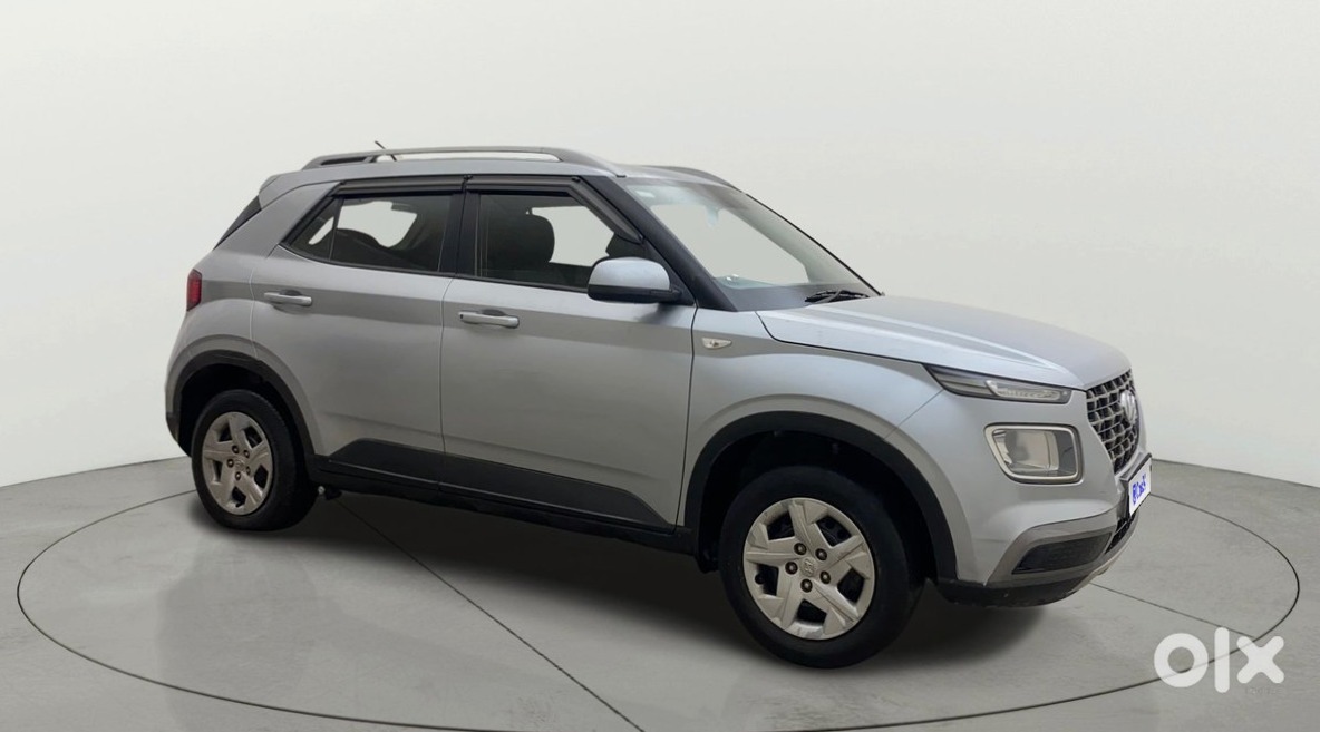 Hyundai Venue 2025 - Almost New