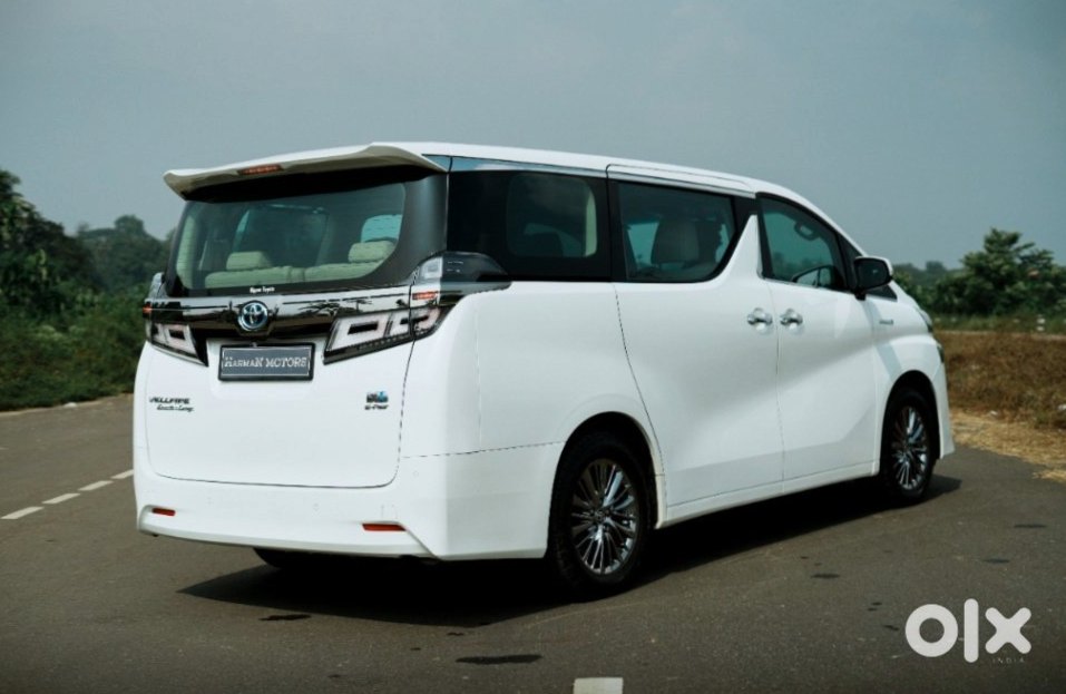 Toyota Vellfire 2023 Cng