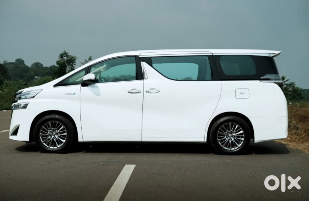 Toyota Vellfire 2023 Cng