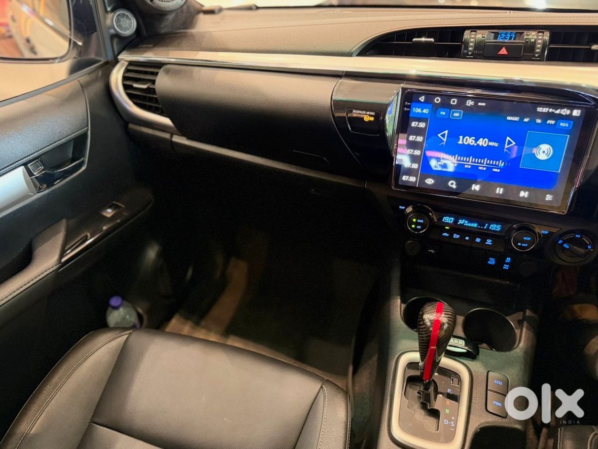 Toyota Hilux 2024 Electric