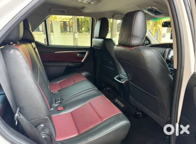 2016 Toyota Fortuner Legender - Premium Suv