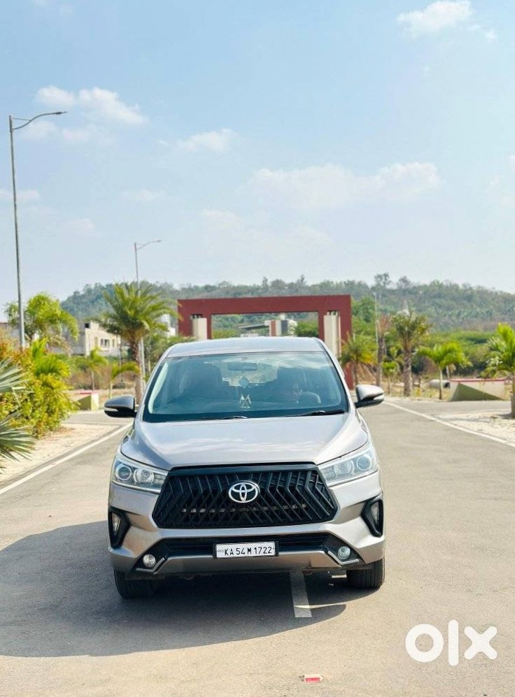 Toyota Innova Crysta 2014