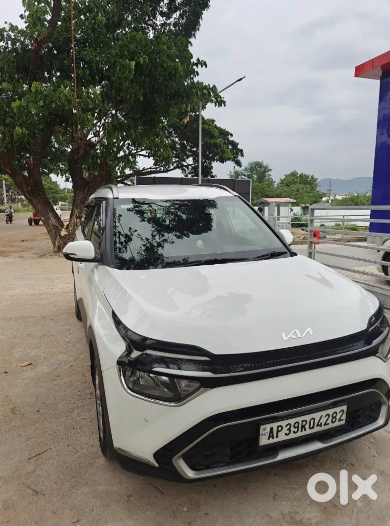 Kia Carens 2025 - Almost New