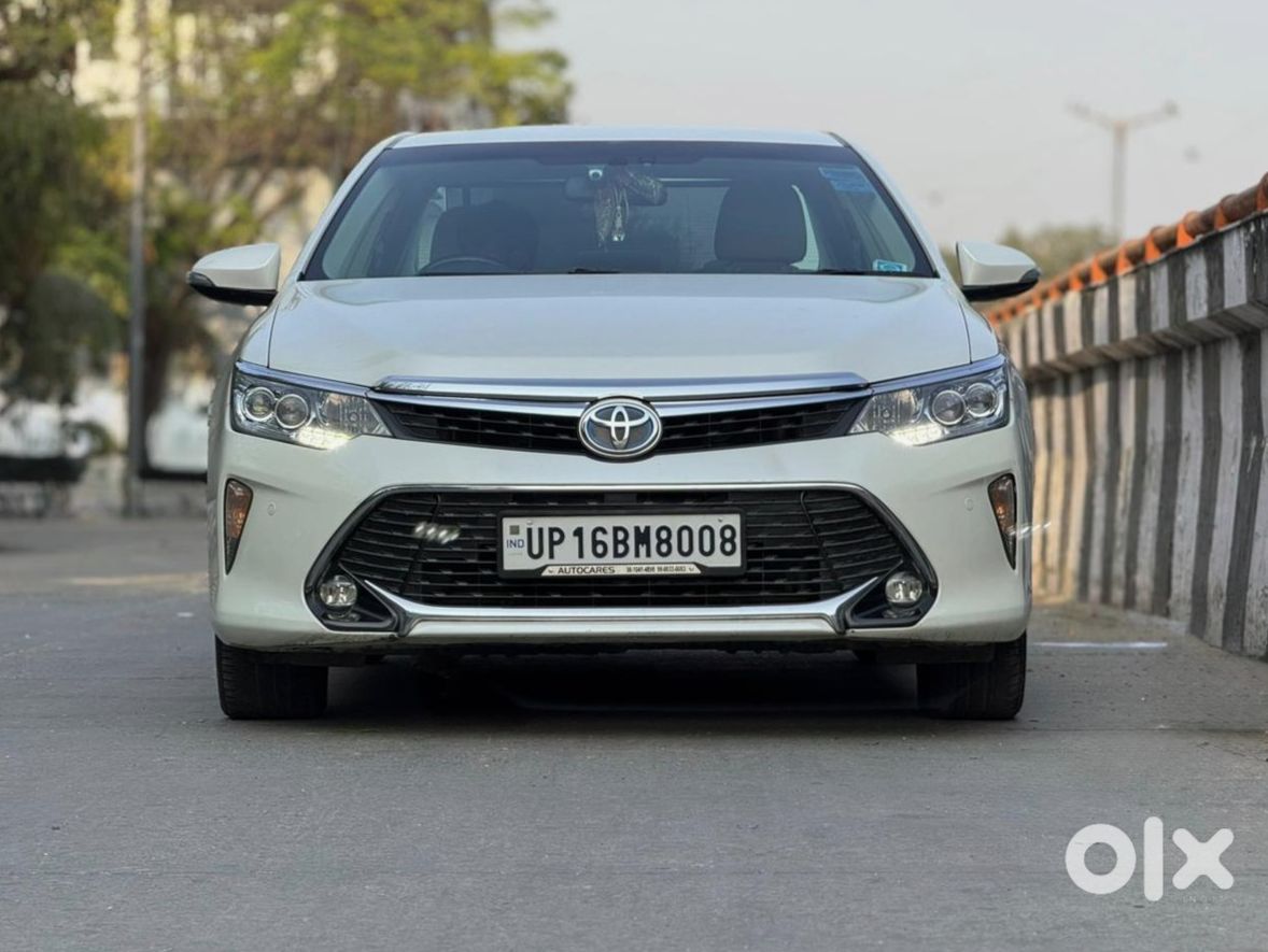 Toyota Camry 2011 - Flagship Sedan