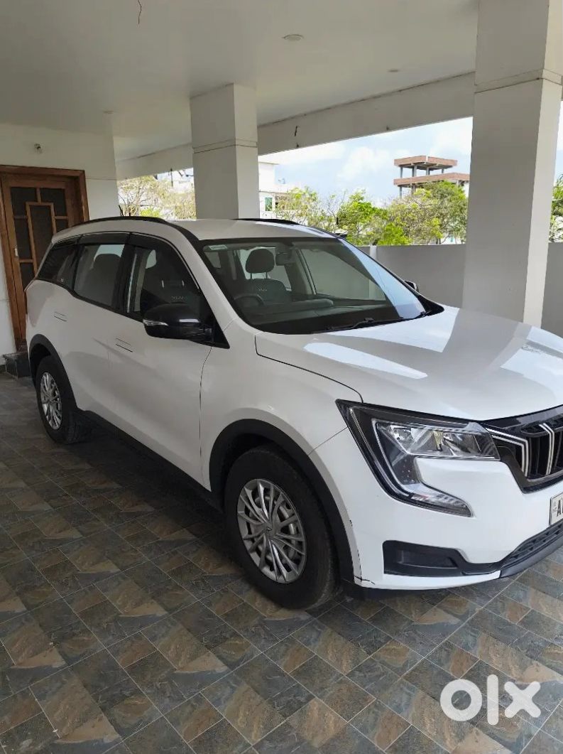 2021 Mahindra Xuv700 | Diesel Manual | Low Km