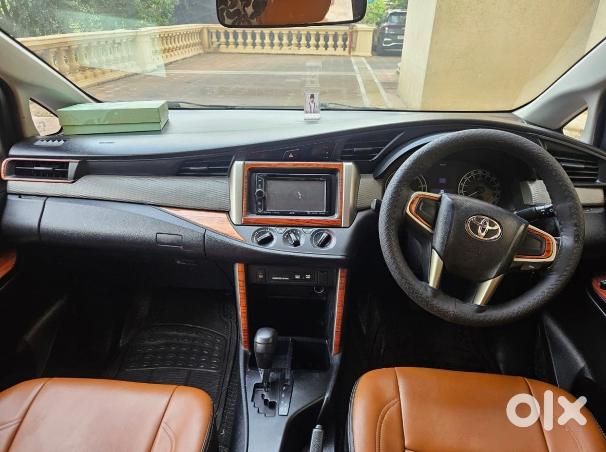Toyota Innova Crysta 2018 Petrol Manual - Excellent Condition