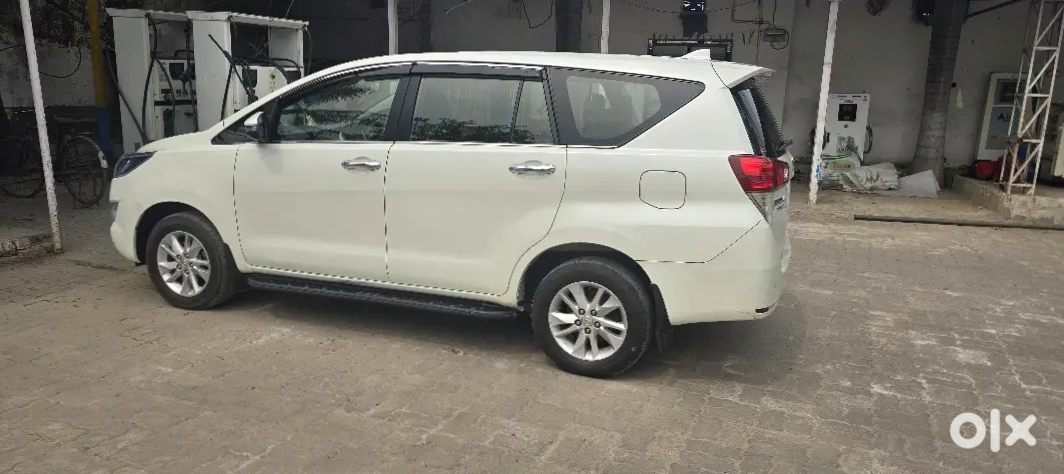 Toyota Innova Crysta 2021 - Family Car