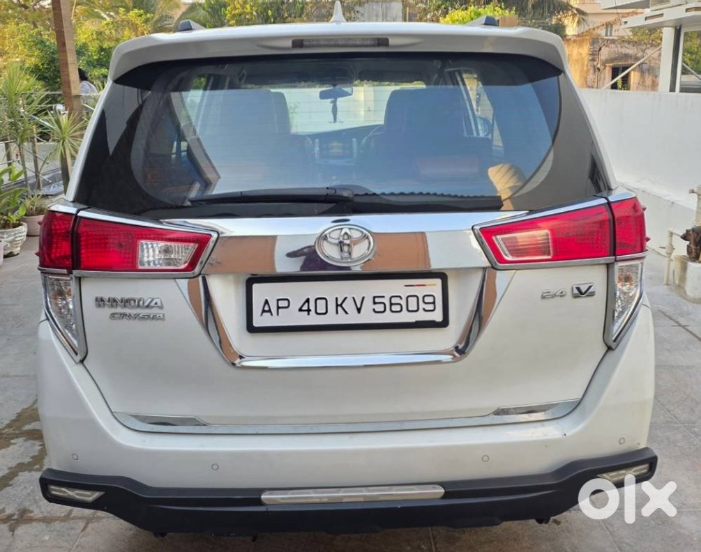 2012 Toyota Innova Crysta - Premium