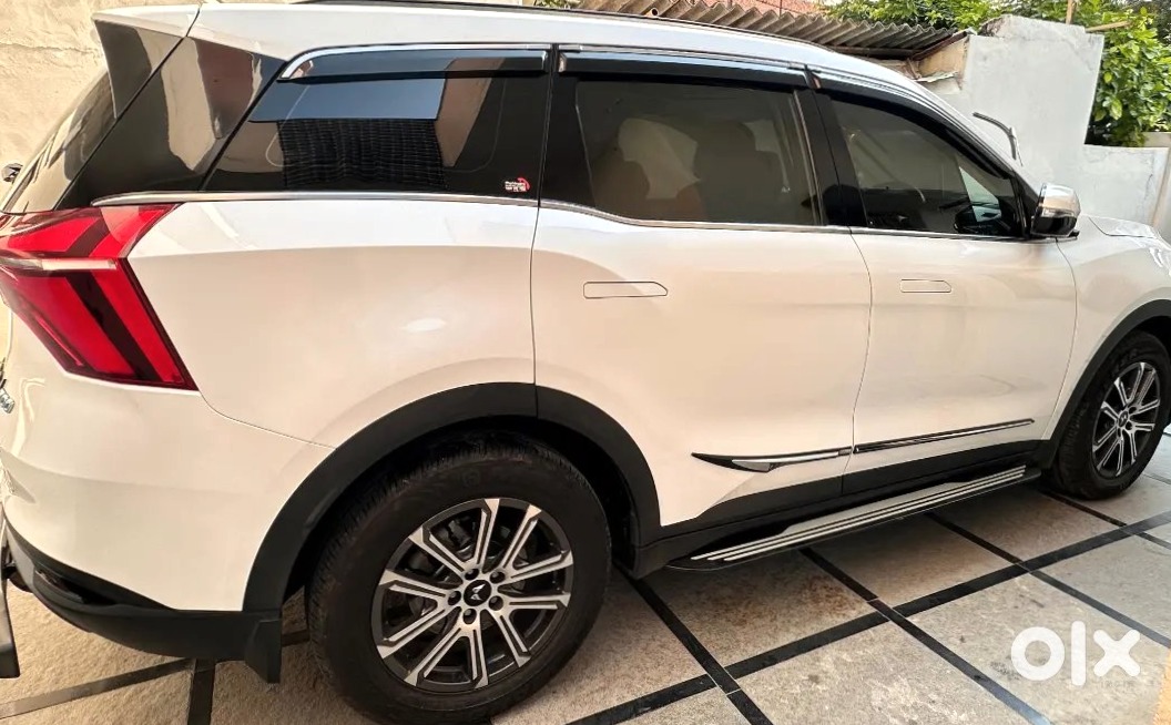 2023 Mahindra Xuv700 Diesel Manual - Single Owner