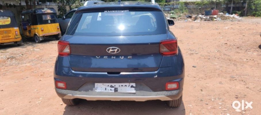 Hyundai Venue 2023 Petrol Manual Single Owner