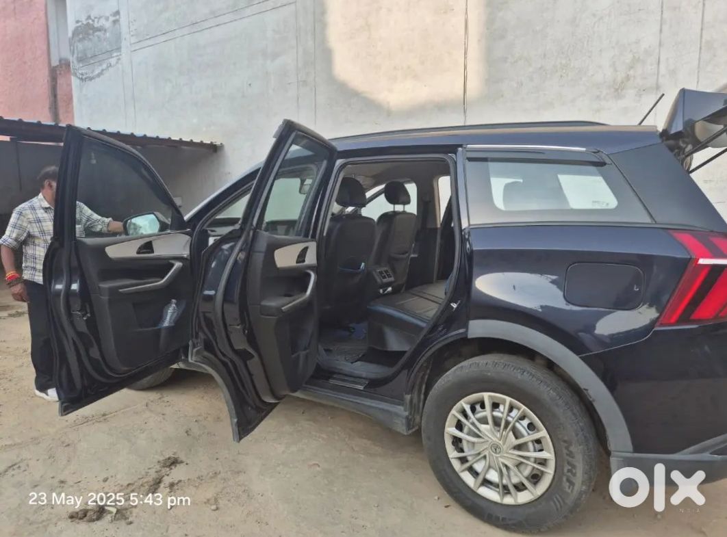 2025 Mahindra Xuv700 Petrol - Nearly New