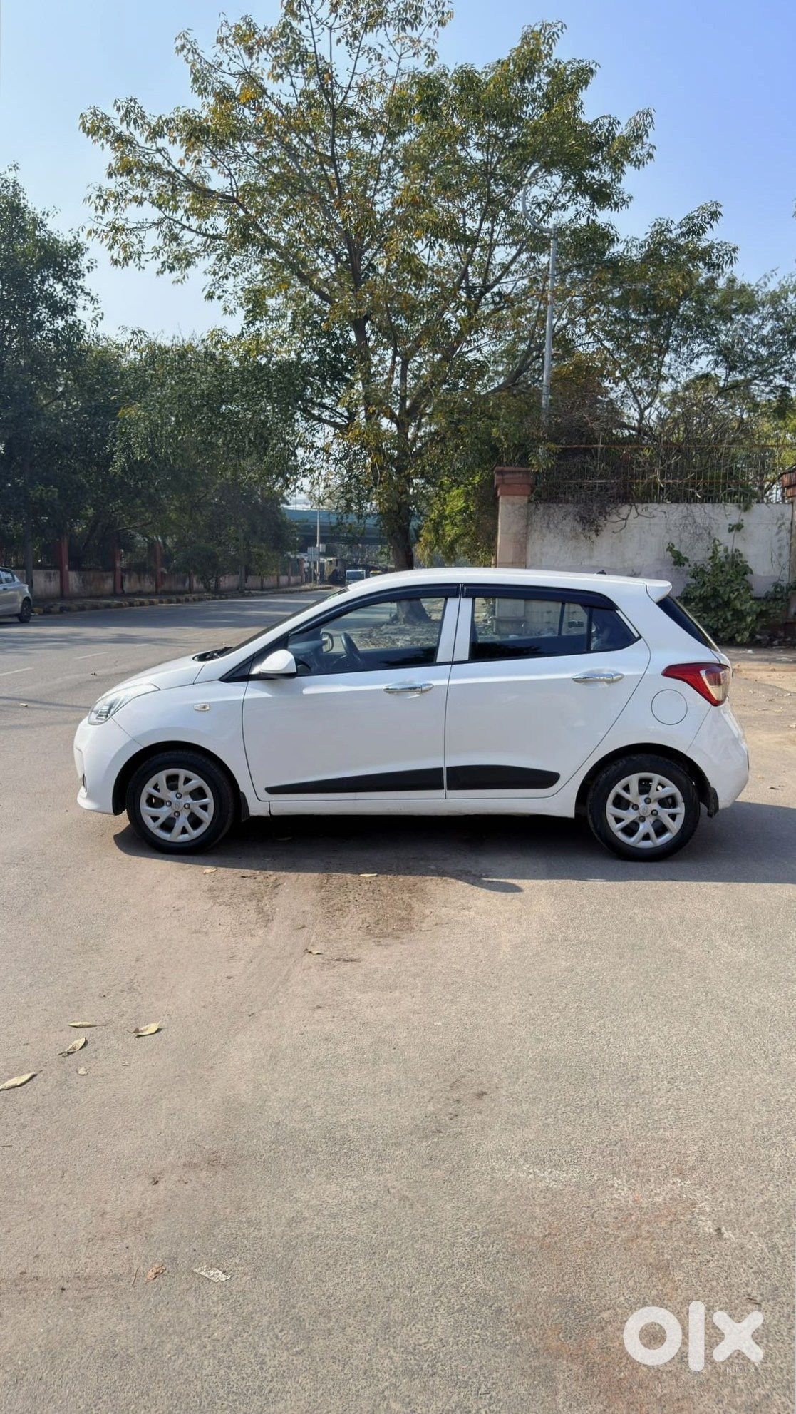 Urgent Sell - Hyundai Grand I10 2016