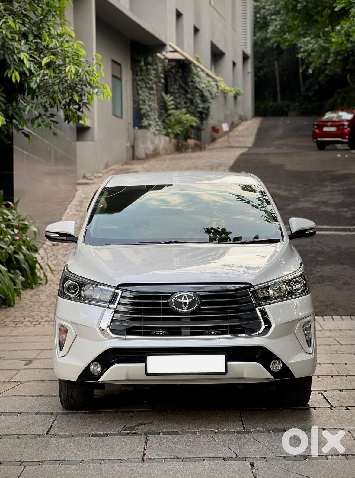 Toyota Innova Crysta 2012 - Premium Family Vehicle
