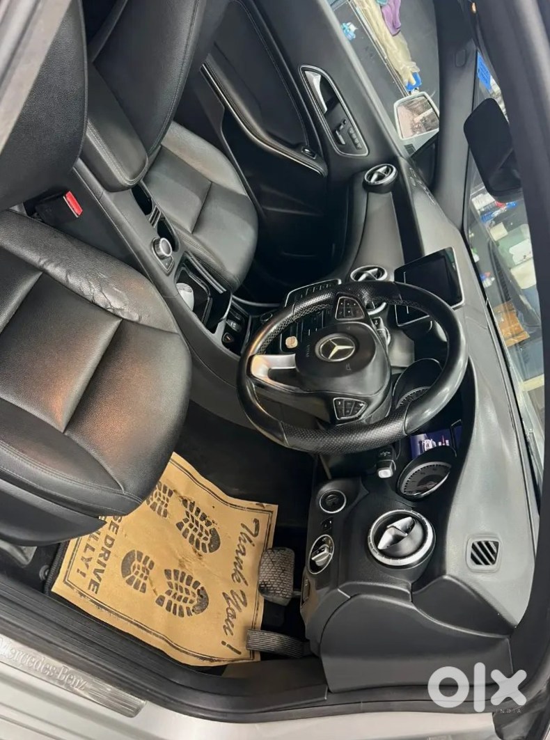 Mercedes Benz Cla 2018 - Luxury Sedan