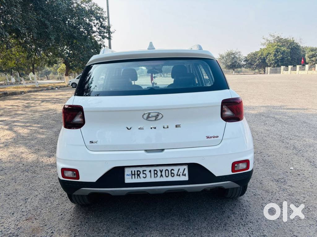 Venue 2022 Petrol Manual