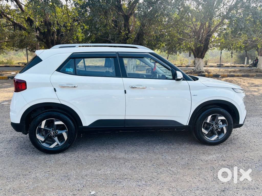 Venue 2022 Petrol Manual