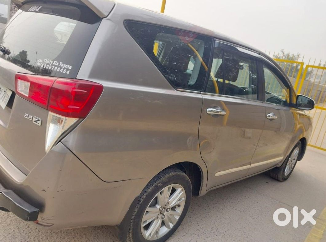 2025 Toyota Innova Crysta Petrol