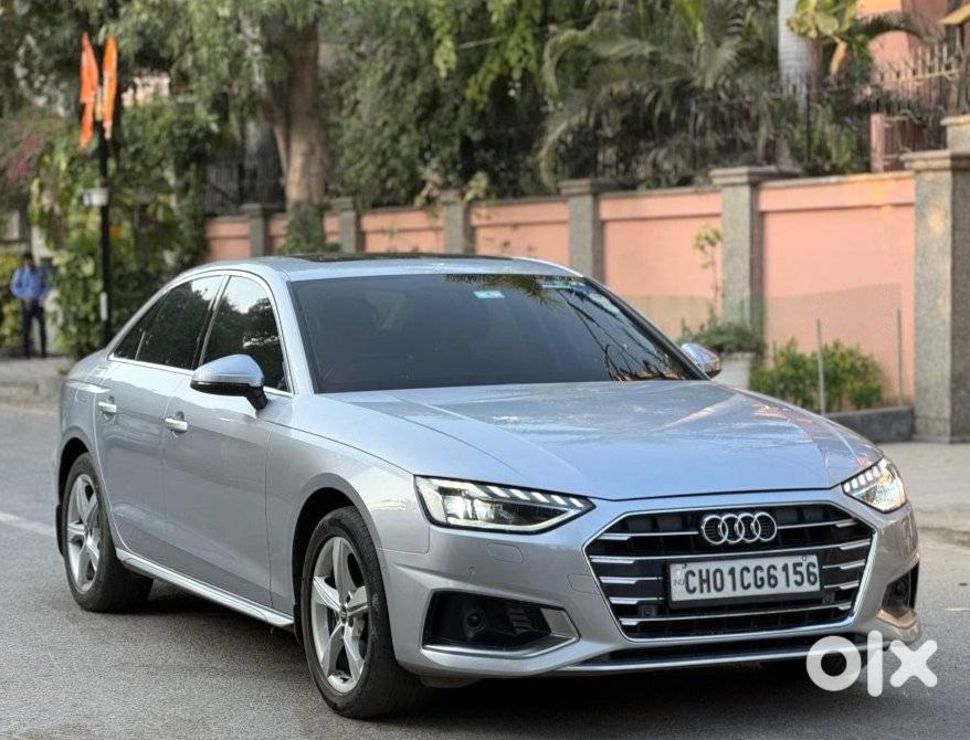 Audi A4 2017 - Luxury Sedan