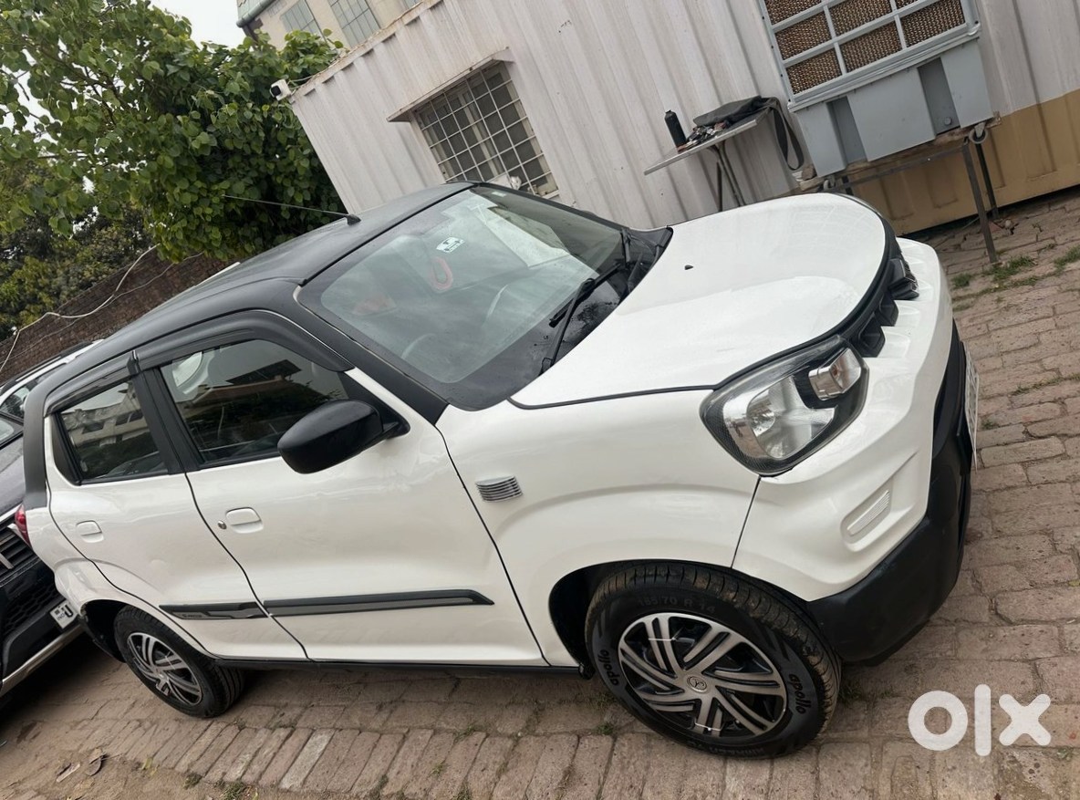 Mahindra Xuv700 Petrol - Excellent Condition