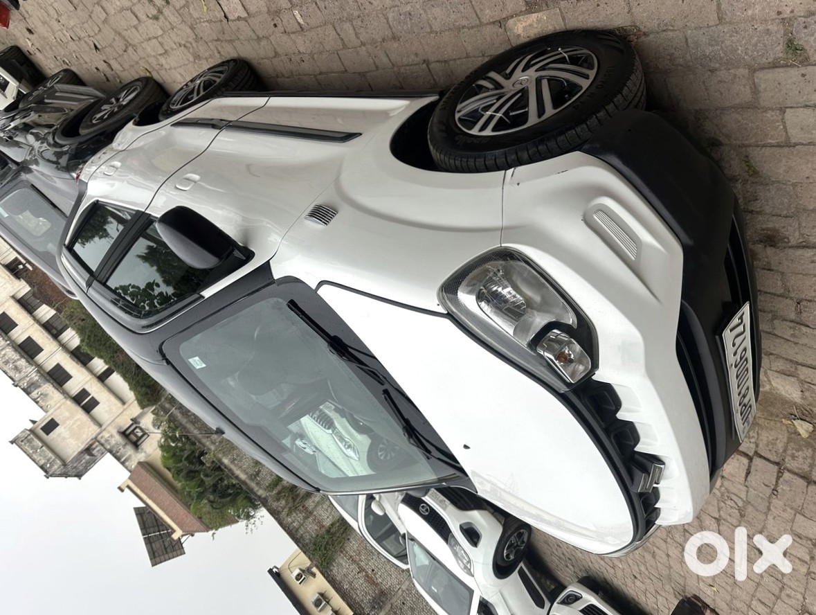 Mahindra Xuv700 Petrol - Excellent Condition