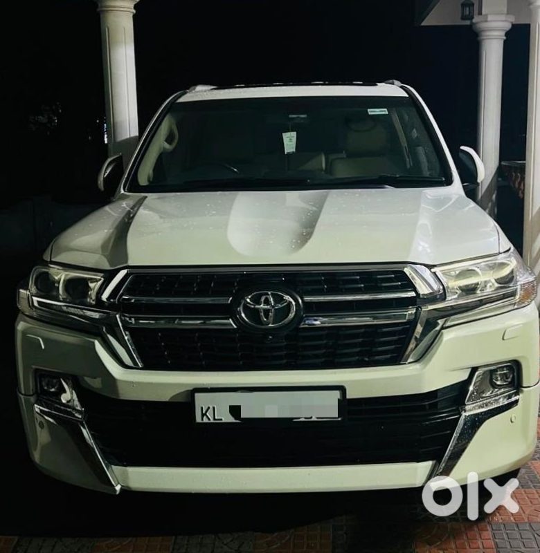 Toyota Land Cruiser 2011