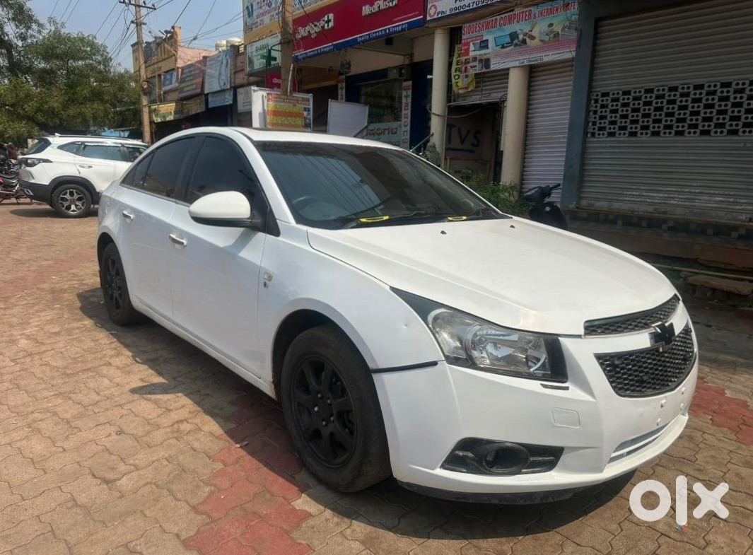 Chevrolet Cruze Frist Owner Petrol