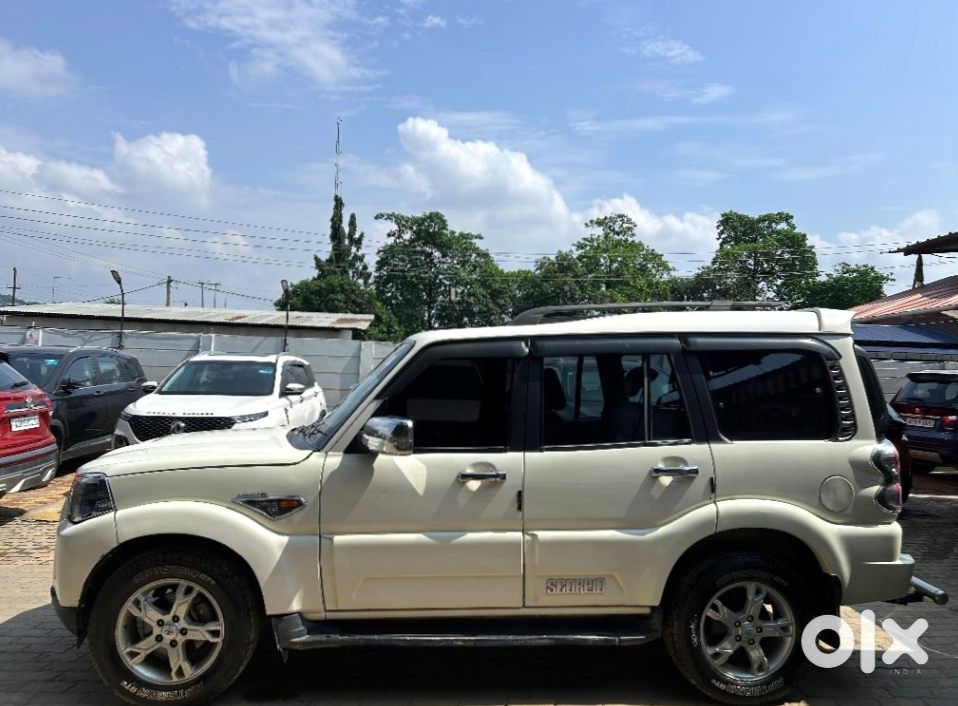 Mahindra Scorpio 2015 - Strong & Spacious